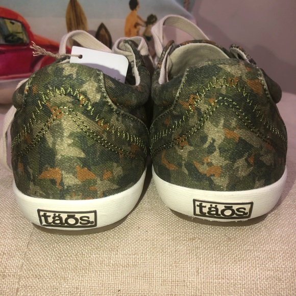 Taos NWOB! Star Desert Dark Camo Print Sneakers - Picture 6 of 10